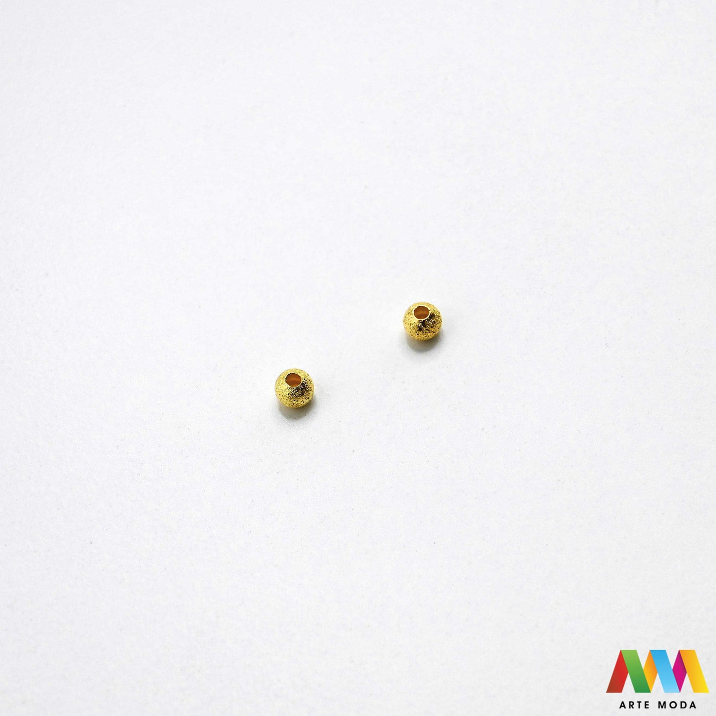 nakit matirane teksturom pijeska hrapave matirano tekstura sjajne hrapavo DIY srebrno pjeskareno zlatno čaroliju teksture Metalne pjeskarene perle pružaju vašem nakitu prepoznatljiv stardust efekt matirane kuglice s hrapavom površinom idealne postizanje luksuznog izgleda vašim uradi sam projektima Savršeno se slažu s biserima kristalima prirodnim kamenom dajući svakoj narukvici ogrlici unikatan karakter Unesite zvjezdani sjaj u svoje kreacije uz naše kvalitetne pjeskarene elemente arte moda repromaterijal