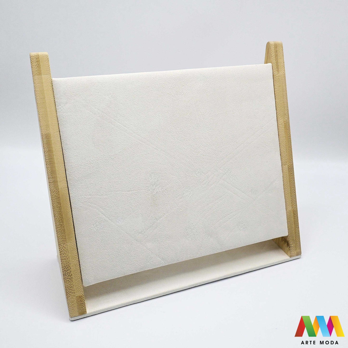 stalci za ogrlice vratovi vrat drveni skaj pamučna špaga plišani organizator držač izlaganje nakita oprema butik prezentacija elegantni luksuzni izložbeni ogrlice na najljepši i najorganiziraniji način uz našu ekskluzivnu kolekciju drvenih stalaka presvučen plišom elegantnim skajem prirodnom pamučnom špagom nudeći savršenu pozadinu koja ističe sjaj svake ogrlice i štiti je od ogrebotina idealnu teksturu i stil za izlaganje u vašem butiku izlogu ili unutar vlastite kolekcije nakita arte moda repromaterijal