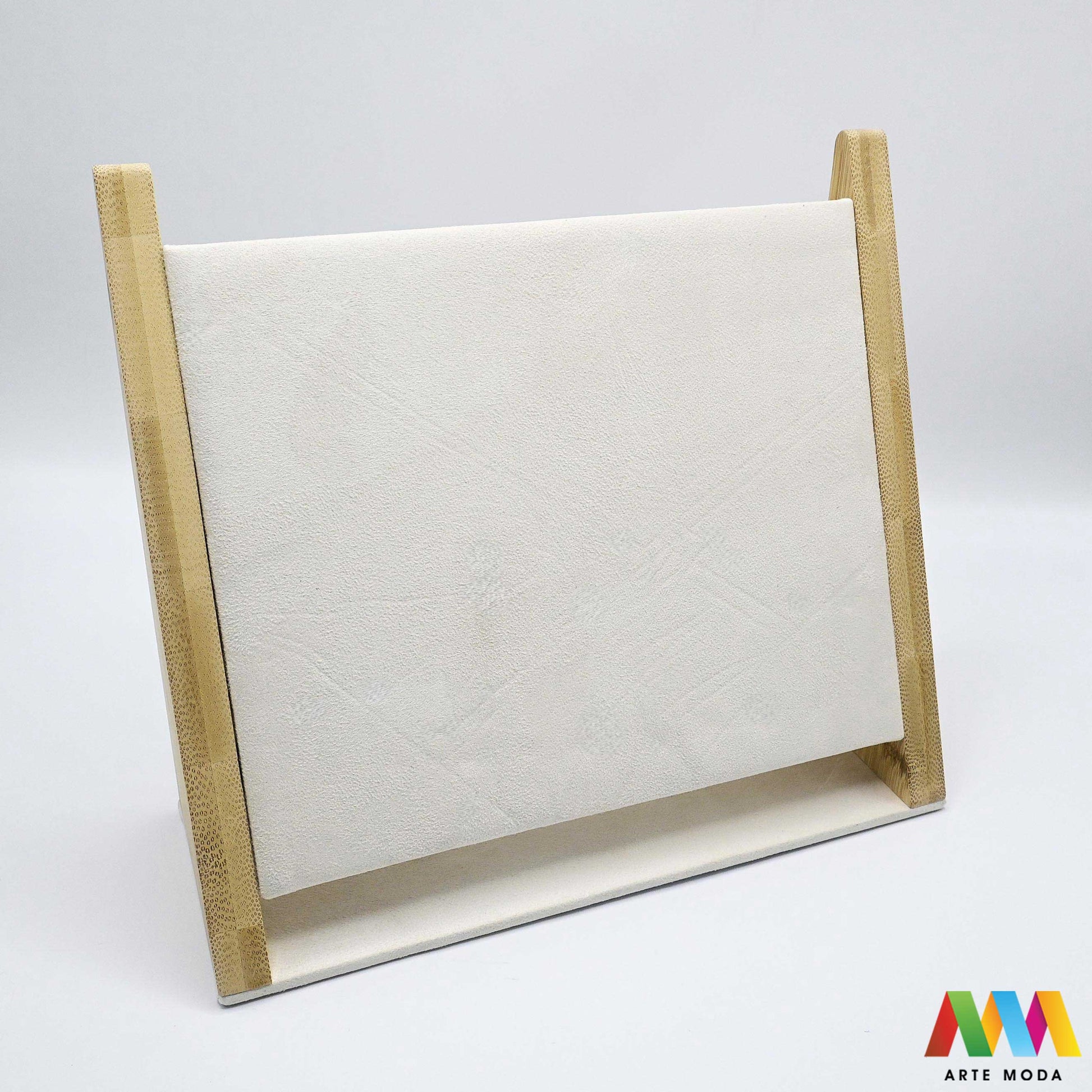 stalci za ogrlice vratovi vrat drveni skaj pamučna špaga plišani organizator držač izlaganje nakita oprema butik prezentacija elegantni luksuzni izložbeni ogrlice na najljepši i najorganiziraniji način uz našu ekskluzivnu kolekciju drvenih stalaka presvučen plišom elegantnim skajem prirodnom pamučnom špagom nudeći savršenu pozadinu koja ističe sjaj svake ogrlice i štiti je od ogrebotina idealnu teksturu i stil za izlaganje u vašem butiku izlogu ili unutar vlastite kolekcije nakita arte moda repromaterijal