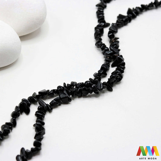 poludragi kamen čips kamenčići nakit diy ručni rad prirodni mineral kristal Oniks Mali komadići prirodnog kamena različitih boja i tekstura idealni za izradu nakita dekoracija i umjetničkih projekata U našoj ponudi pronaći ćete široki izbor čipsa od popularnih poludragih kamenja poput ahata tirkiza ametista i mnogih drugih