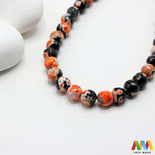 poludragi kamen ahat kristal kalcedon polu dragi poludrago kamenje dragulj mineral kvarc Ahat je jedan od najrasprostranjenijih kristala na planeti Ahat spada u grupu kalcedona izrazito je dekorativan te se od njega izrađuje lijepi nakit i ukrasni predmeti U Hrvatskoj je poznati Lepoglavski Ahat s brda Gaveznica