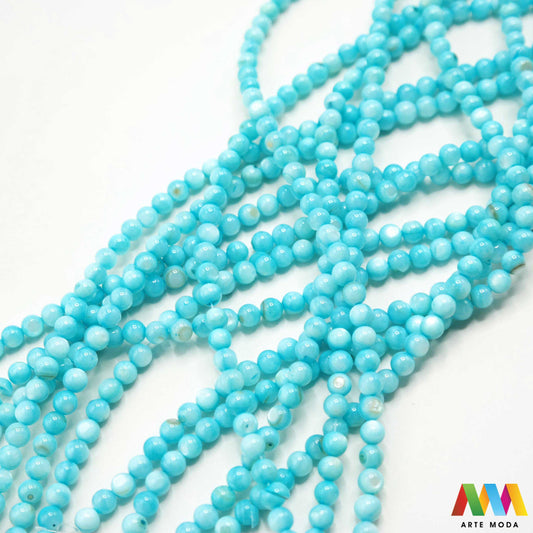 sedef školjka mekušac biser puž glavonožac kalcijev karbonat hitin poludrago kamenje repromaterijal poludragi kamen mineral Sedef je lako prepoznatljiva glatka tvar duginih boja koja tvori unutarnji sloj školjke određenih vrsta mekušaca i prekriva vanjski sloj bisera Sastoji se od kalcijevog karbonata kojeg izlučuju neki morski i slatkovodni mekušci te ga ova struktura čini otpornim na oštećenja dajući joj prepoznatljivi i jedinstveni sedefasti sjaj arte moda repromaterijal