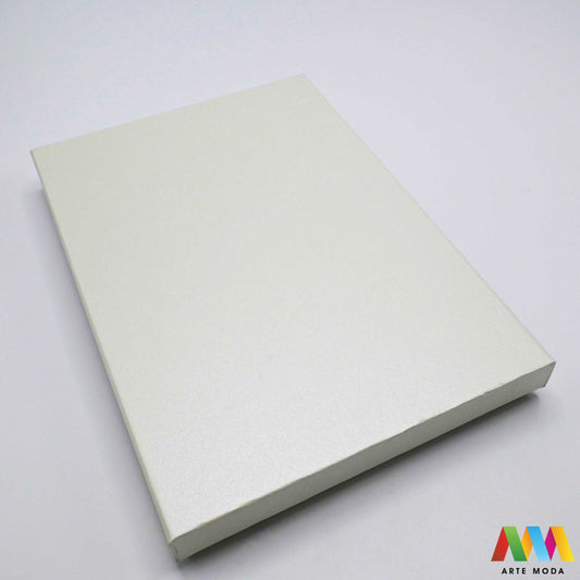 kutijice ukrasne kartonske kutije za nakit poklon ambalaža darivanje pakiranje poklopac prstenje ogrlice naušnice luksuzne elegantne ručni rad personalizirane dar Savršeno pakiranje ljepota vaših kreacija elegantnih i čvrstih kartonskih kutija izrađenih od kvalitetnog papira s mekanim umetkom od spužve prstenje ogrlice naušnice i narukvice nježnu zaštitu od ogrebotina dodaju dašak luksuza i profinjenosti vašem poklonu izloženom nakitu Dostupne u raznim veličinama bojama i dezenima arte moda repromaterijal