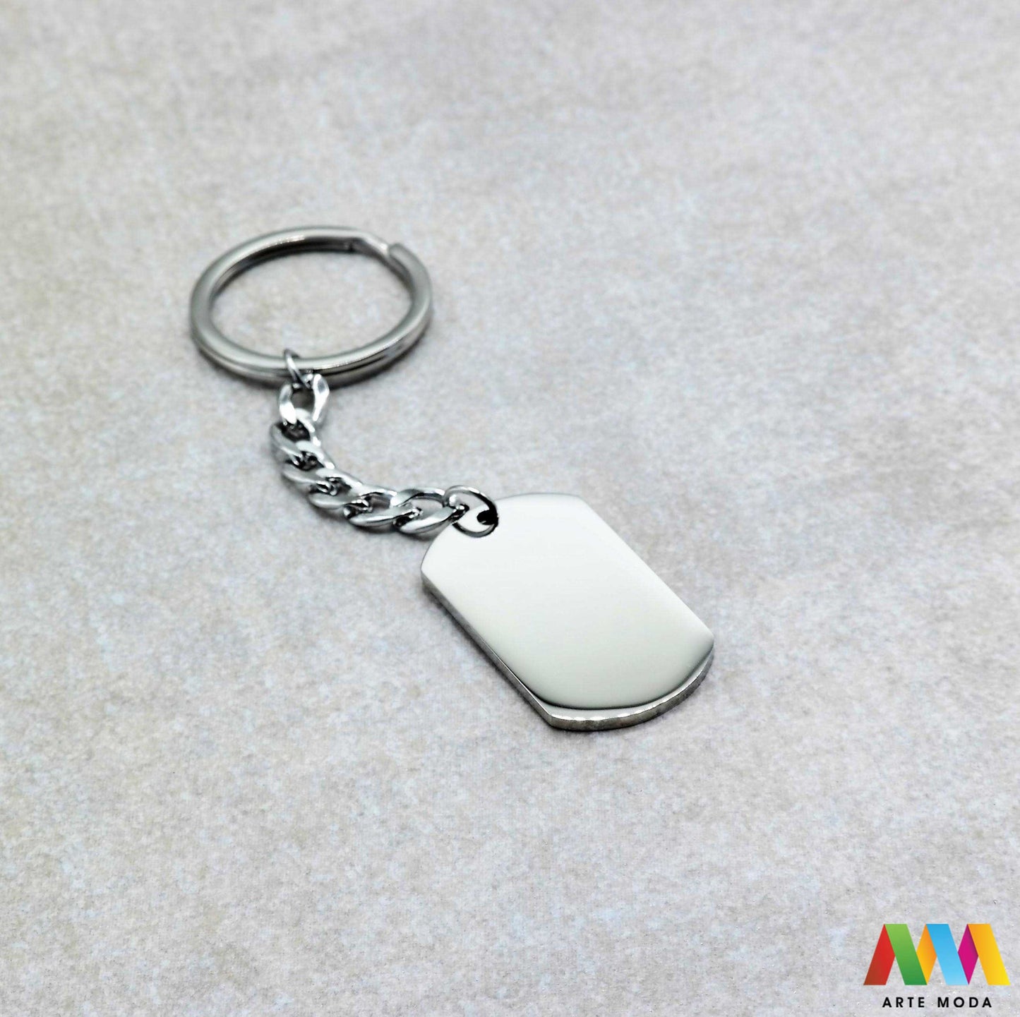 privjesci nehrđajući čelik graviranje personalizacija pokloni suveniri prazni metalni uradi sam za ključeve lasersko personalizirani izrada privjesaka ključ Srednja Vojnička pločica Stvorite uspomene koje traju Naši privjesci za ključeve od čelika su savršeni za graviranje lasersko/ručno Nehrđajući čelik garantira da neće hrđati niti tamnjeti Idealna baza za personalizirane poklone suvenire ili promotivne artikle Odaberite oblik i utisnite svoju posebnu poruku arte moda repromaterijal