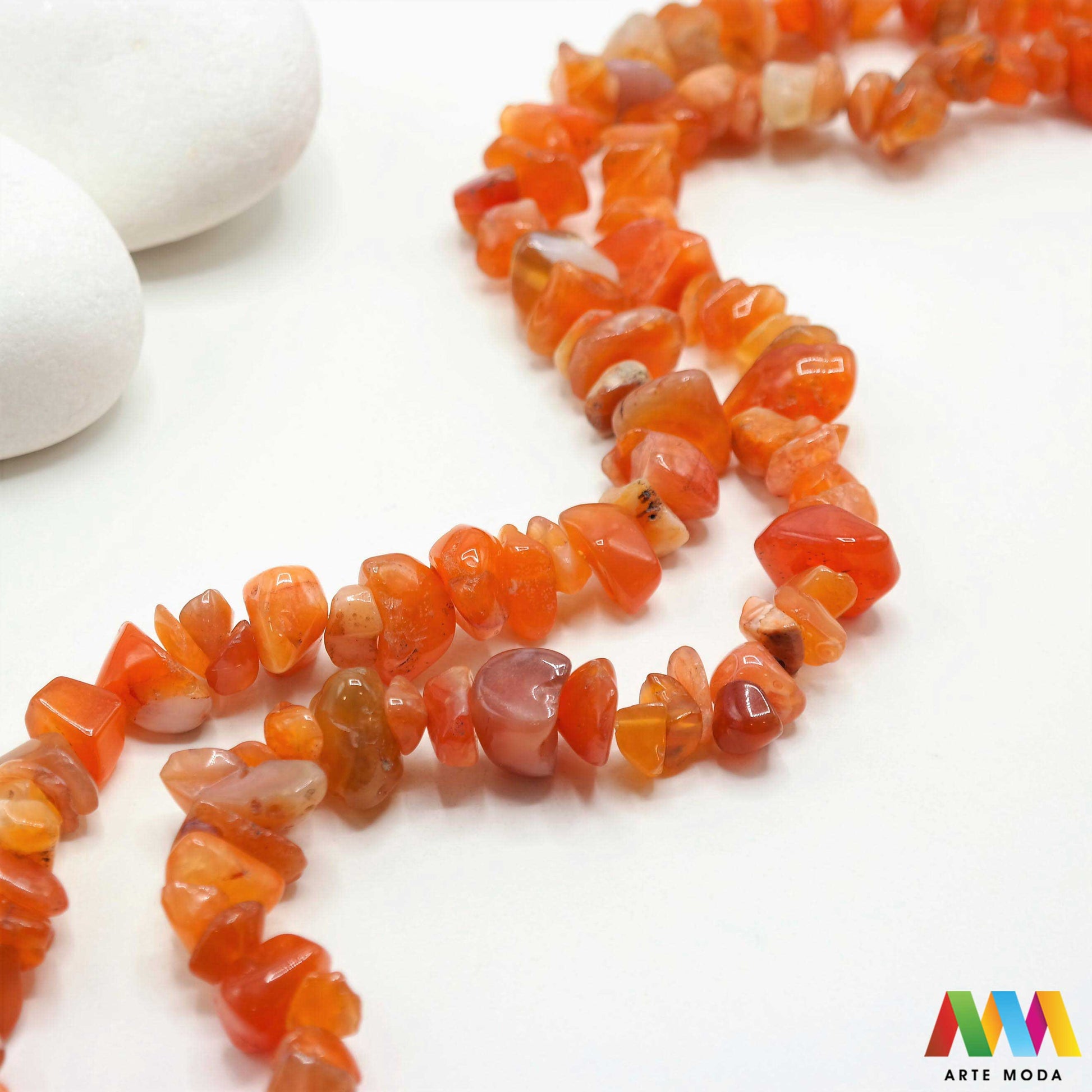 poludragi kamen čips kamenčići nakit diy ručni rad prirodni mineral kristal Karneol Mali komadići prirodnog kamena različitih boja i tekstura idealni za izradu nakita dekoracija i umjetničkih projekata U našoj ponudi pronaći ćete široki izbor čipsa od popularnih poludragih kamenja poput ahata tirkiza ametista i mnogih drugih