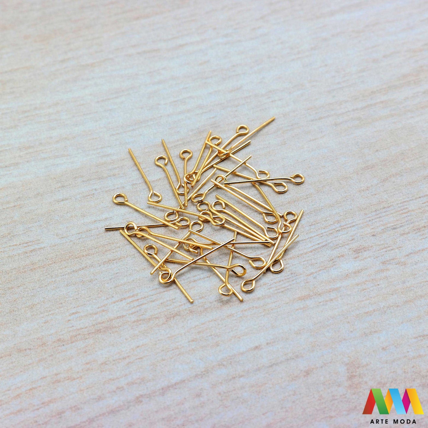 čavlići za viseće privjeske perle čavao naušnice narukvica ogrlica čelik repromaterijal čelični nehrđajući viseći privjesak kuka kuglica izrada pribor nakit inox spojni elementi baza element za stvaranje unikatnih visećih privjesaka i ukrasa čavlići od visokokvalitetnog nehrđajućeg čelika izradu naušnica ogrlica narukvica i krunica jednostavno nanižete perle i stvorite privlačne dugotrajne viseće elemente Otporni na koroziju i hipoalergeni idealni su za sve vaše kreativne projekte arte moda repromaterijal