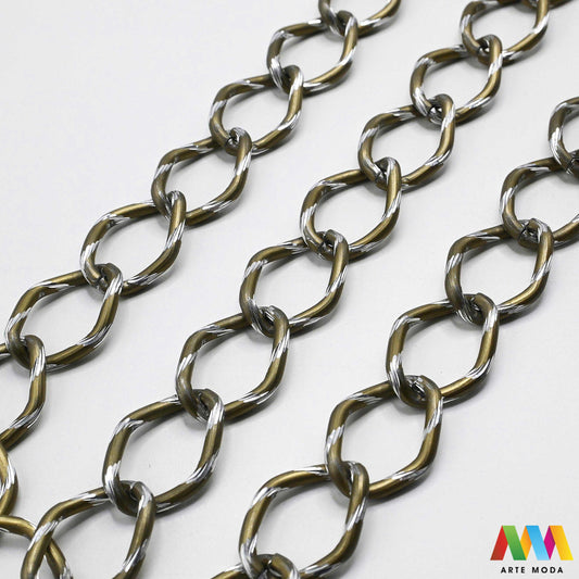 aluminijski lanac torbe ruksak nakit lagani izrada aluminij DIY materijal remen ogrlice narukvice karike ručke pribor komponente ukrasni repromaterijal Želite lagan i trendi materijal Aluminijski lanci savršeni su za vaše projekte Idealni su za izradu laganih remena za torbe ili statement nakita ogrlice narukvice Lakši su od klasičnih metala ne opterećuju i dolaze u raznim bojama i debljinama Lako ih je rezati i oblikovati laganu eleganciju za svoj uradi sam nakit i modne dodatke arte moda repromaterijal