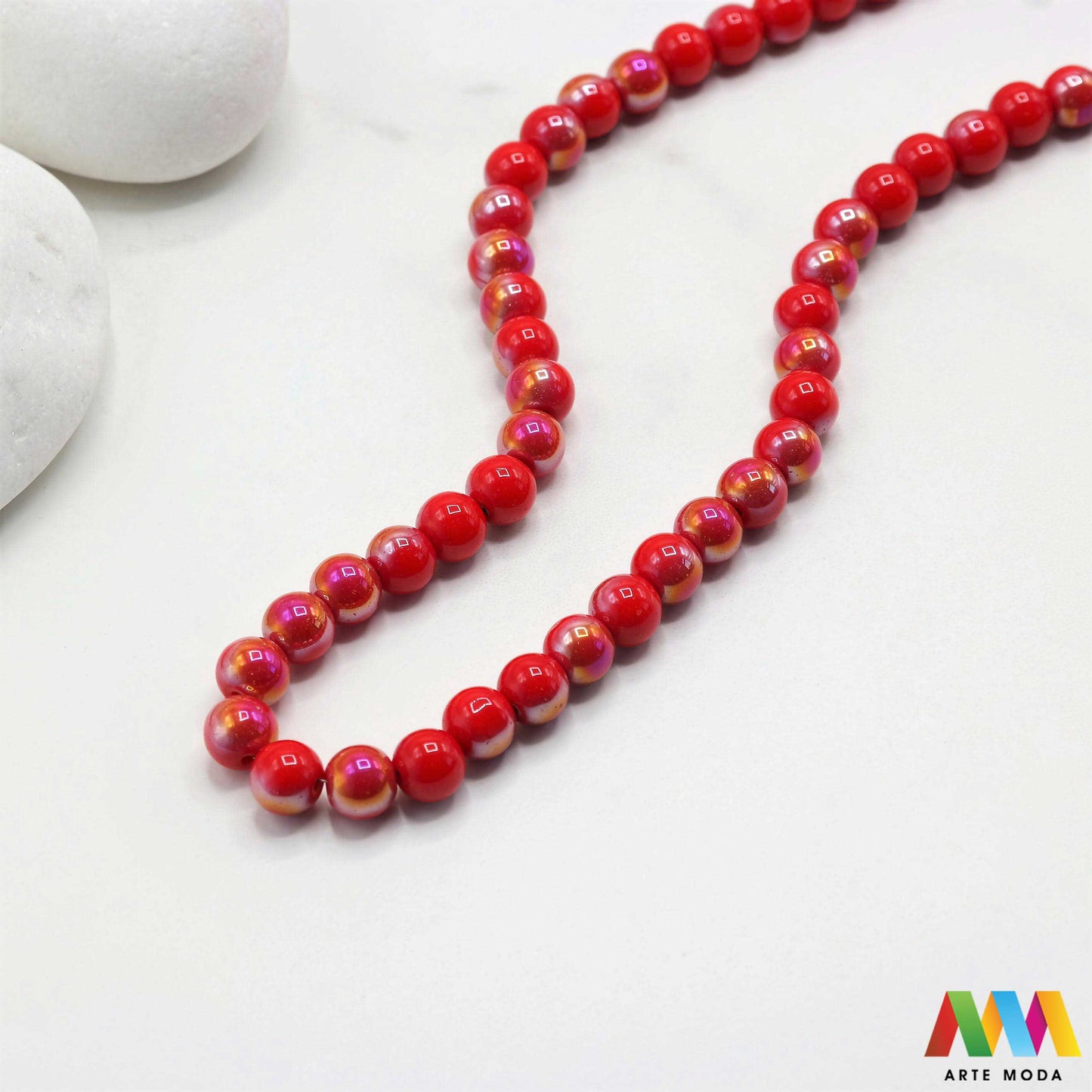 stakleni niz staklo perle zrna zrno staklena perla okrugle okrugla Staklene okrugle perle koje služe za nizanje i izradu nakita poput narukvica i ogrlica te torbica i ostalih modnih dodataka