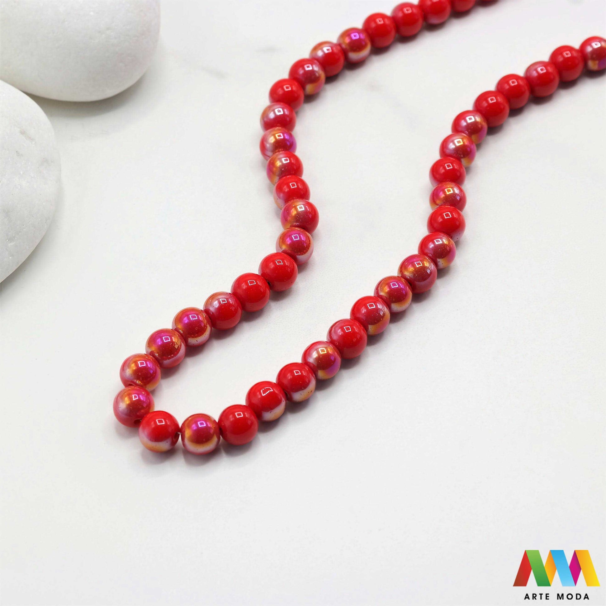 stakleni niz staklo perle zrna zrno staklena perla okrugle okrugla Staklene okrugle perle koje služe za nizanje i izradu nakita poput narukvica i ogrlica te torbica i ostalih modnih dodataka