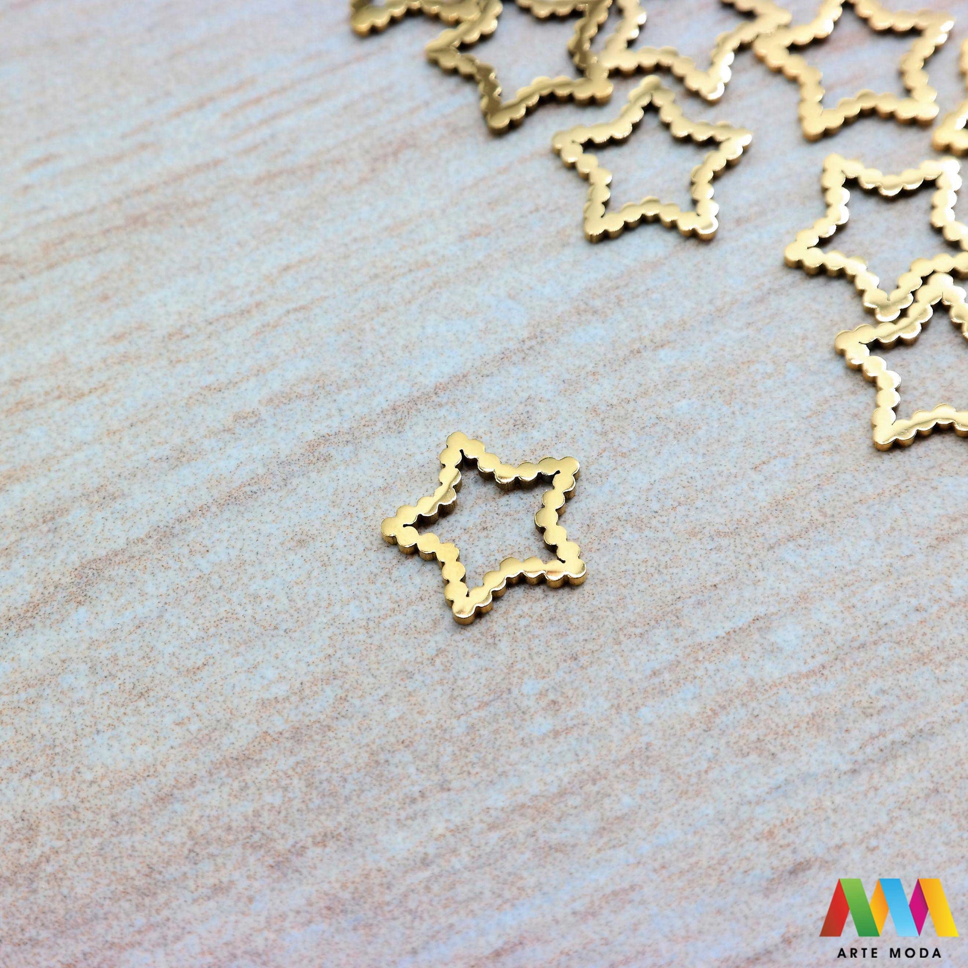 zvijezda privjesak s jednom rupom bez rupe privjesak od čelika privjesak čelik repromaterijal čelični ogrlice ogrlica narukvica narukvice nanožnica nehrđajući privjesci izrađeni od nehrđajućeg čelika 316L koji služe za izradu nakita poput narukvica ili ogrlica najčešće se koriste za nizanje na sajlu gumu flaks i ostale materijale