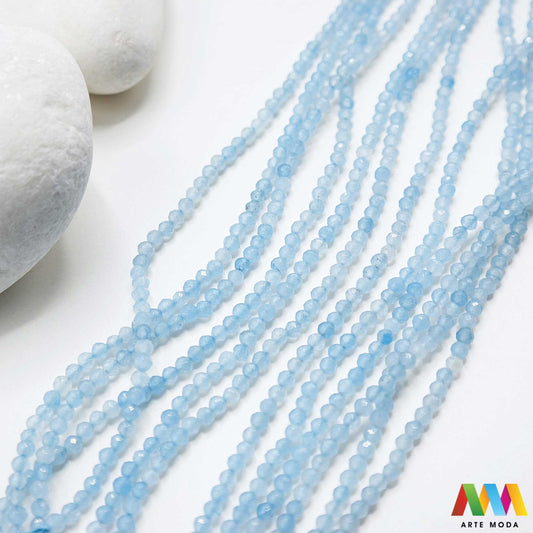 poludragi kamen ahat kristal kalcedon polu dragi poludrago kamenje dragulj mineral kvarc Ahat je jedan od najrasprostranjenijih kristala na planeti Ahat spada u grupu kalcedona izrazito je dekorativan te se od njega izrađuje lijepi nakit i ukrasni predmeti U Hrvatskoj je poznati Lepoglavski Ahat s brda Gaveznica