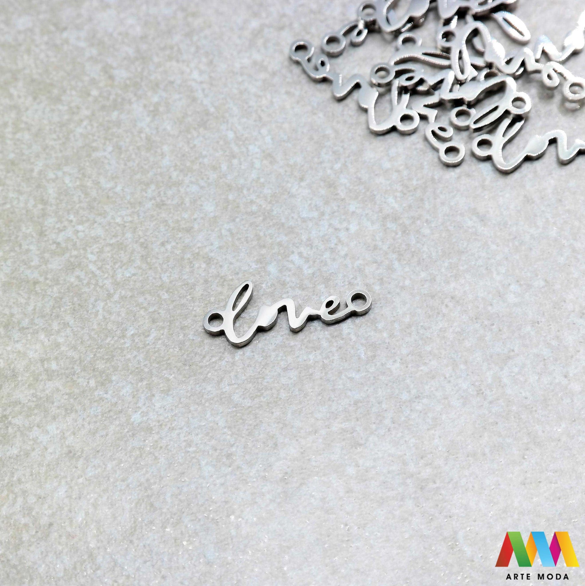 ljubav love privjesak s dvije rupe dve od čelika repromaterijal čelični ogrlice ogrlica narukvica narukvice nanožnica nehrđajući Privjesci izrađeni od nehrđajućeg čelika 316L koji služe za izradu nakita poput narukvica ili ogrlica najčešće se koriste za nizanje ili uz pomoć alkice se stavljaju na sajlu gumu flaks i ostale materijale