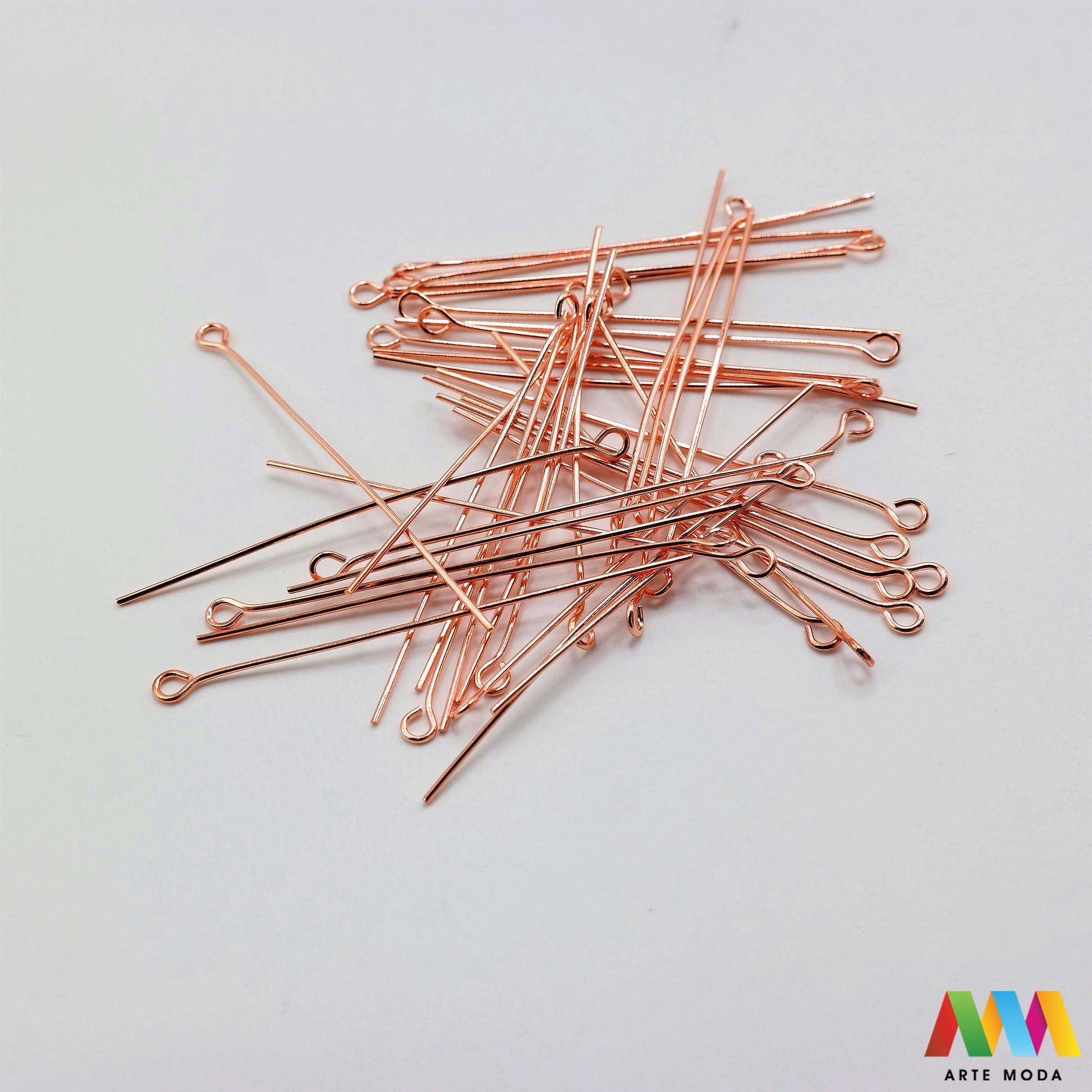 čavlići za viseće privjeske perle čavao naušnice narukvica ogrlica čelik repromaterijal čelični nehrđajući viseći privjesak kuka kuglica izrada pribor nakit inox spojni elementi baza element za stvaranje unikatnih visećih privjesaka i ukrasa čavlići od visokokvalitetnog nehrđajućeg čelika izradu naušnica ogrlica narukvica i krunica jednostavno nanižete perle i stvorite privlačne dugotrajne viseće elemente Otporni na koroziju i hipoalergeni idealni su za sve vaše kreativne projekte arte moda repromaterijal