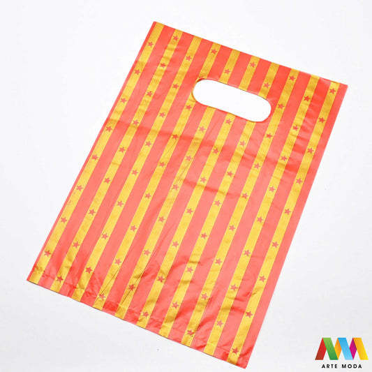 plastične poklon vrećice vrećica ambalaža pakiranje s ručkom poklone male srednje velike pvc pp polietilen Ukrasne poklon vrećice u raznim bojama i veličinama izrađene od plastike prikladne su za pakiranje svih vrsta poklona te se mogu koristi kao ambalaža za nakit poput narukvica ili ogrlica