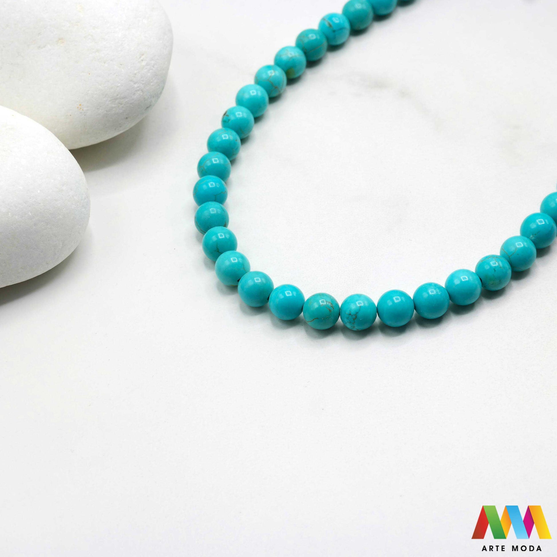 tirkiz poludragi kamen kristal mineral nakit prirodni meditacija zaštita sreća plava grlena čakra ljekovito kamenje energija kristala Simbol neba i mora ovaj prekrasni plavi poludragi kamen cijenjen je zbog svoje ljepote i metafizičkih svojstava Vjeruje se da pomaže u komunikaciji donosi sreću i štiti od negativne energije Savršen je za izradu nakita i meditaciju