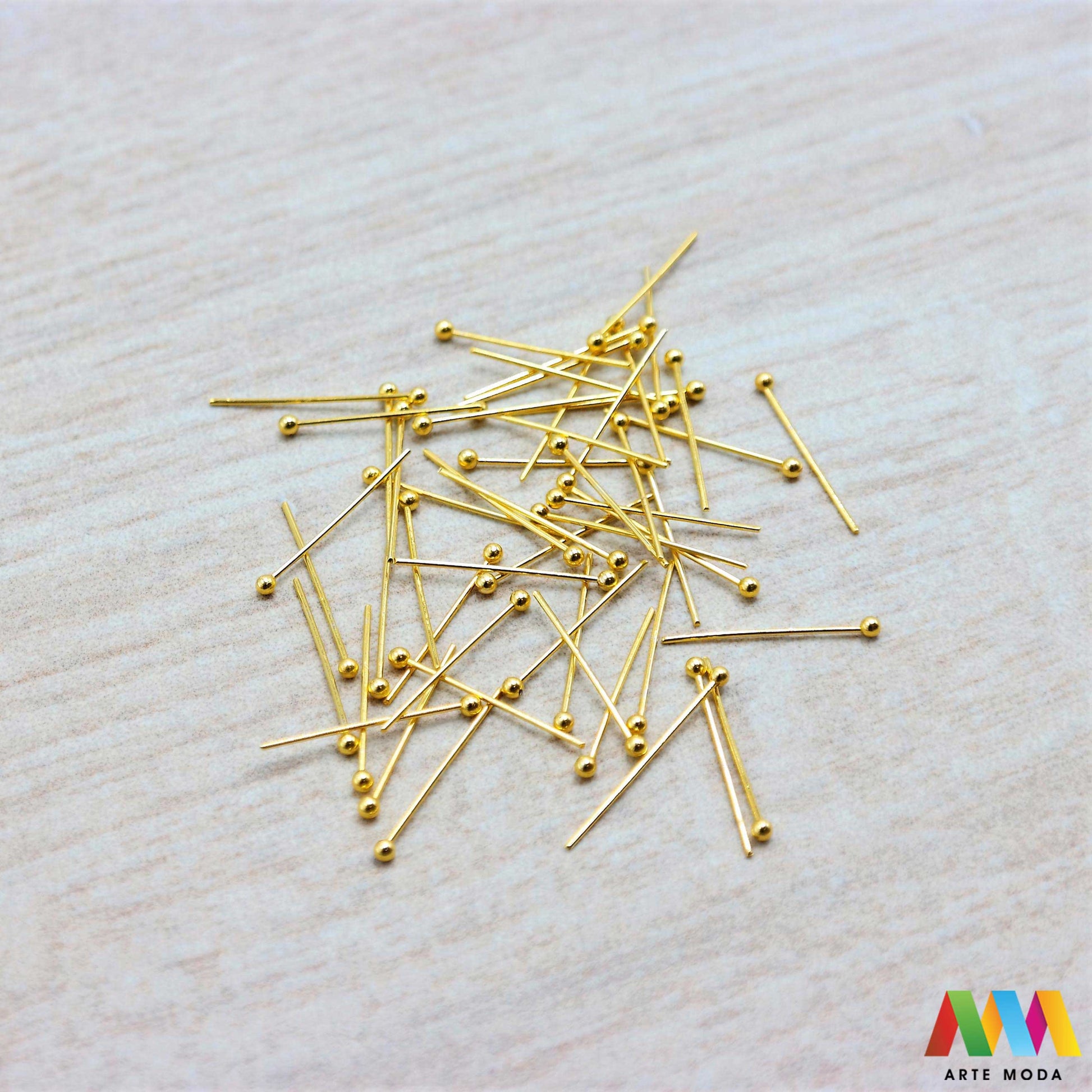 čavlići za viseće privjeske perle čavao naušnice narukvica ogrlica čelik repromaterijal čelični nehrđajući viseći privjesak kuka kuglica izrada pribor nakit inox spojni elementi baza element za stvaranje unikatnih visećih privjesaka i ukrasa čavlići od visokokvalitetnog nehrđajućeg čelika izradu naušnica ogrlica narukvica i krunica jednostavno nanižete perle i stvorite privlačne dugotrajne viseće elemente Otporni na koroziju i hipoalergeni idealni su za sve vaše kreativne projekte arte moda repromaterijal