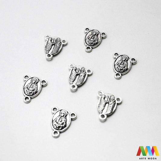 metalni razdjelnik konektor izrada krunice krunica metalni dijelovi krunicu repromaterijal sakralni nakit vjerski križić spojnica krunica perle pribor diy za krunicu Neizostavan element za svaku krunicu Ovi kvalitetni metalni razdjelnici poznati i kao konektori služe za spajanje dijelova krunice i naglašavaju njezinu središnju točku Izrađeni od izdržljivog metala naši razdjelnici su savršen izbor za izradu vlastitih krunica bilo da koristite perle staklo ili kamenje arte moda repromaterijal