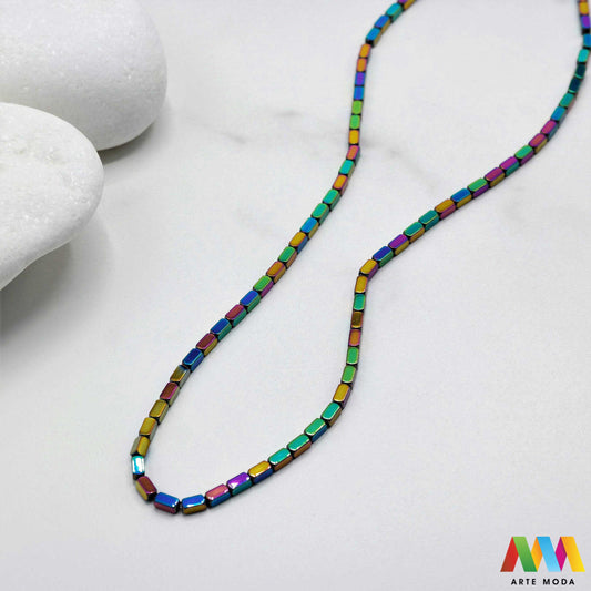 hematit krvavi kamen poludragi mineral metalni sjaj kvarc zrcalo kristal prirodni metalik meditacija zaštita repromaterijal Hematit (ili krvavi kamen) je prirodni mineral smeđe sive ili crne boje karakteriziran prisustvom hladnog metalnog sjaja Vjeruje se da pomaže u jačanju volje samopouzdanja i povezanosti s majkom zemljom Nakit izrađen od njega fascinira svojim tajanstvenim zrcalnim sjajem