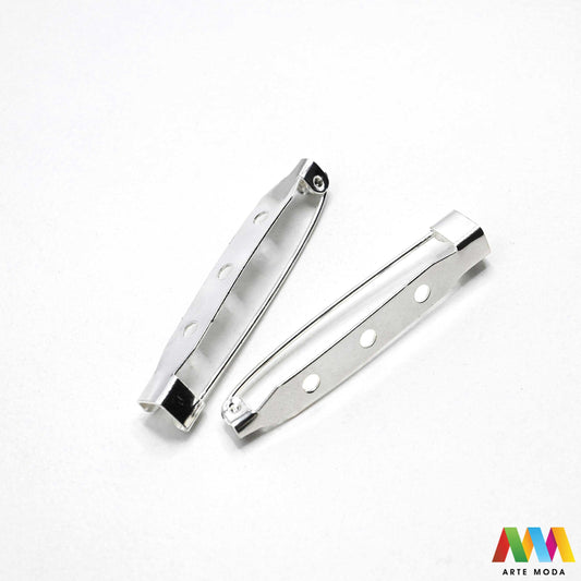 iglice za broš broševi nakit pribor izrada broševa DIY elementi metalne iglice sigurnosne baza šivanje ručni rad modni dodaci Otkrij našu široku paletu iglica za broševe i daj oduška svojoj kreativnosti! Bez obzira na to želiš li izraditi elegantni broš za posebnu prigodu ili zabavan broš za svaki dan kod nas ćeš pronaći savršenu iglicu Nudimo iglice različitih veličina materijala i završnica kako bi tvoji broševi bili zaista jedinstveni