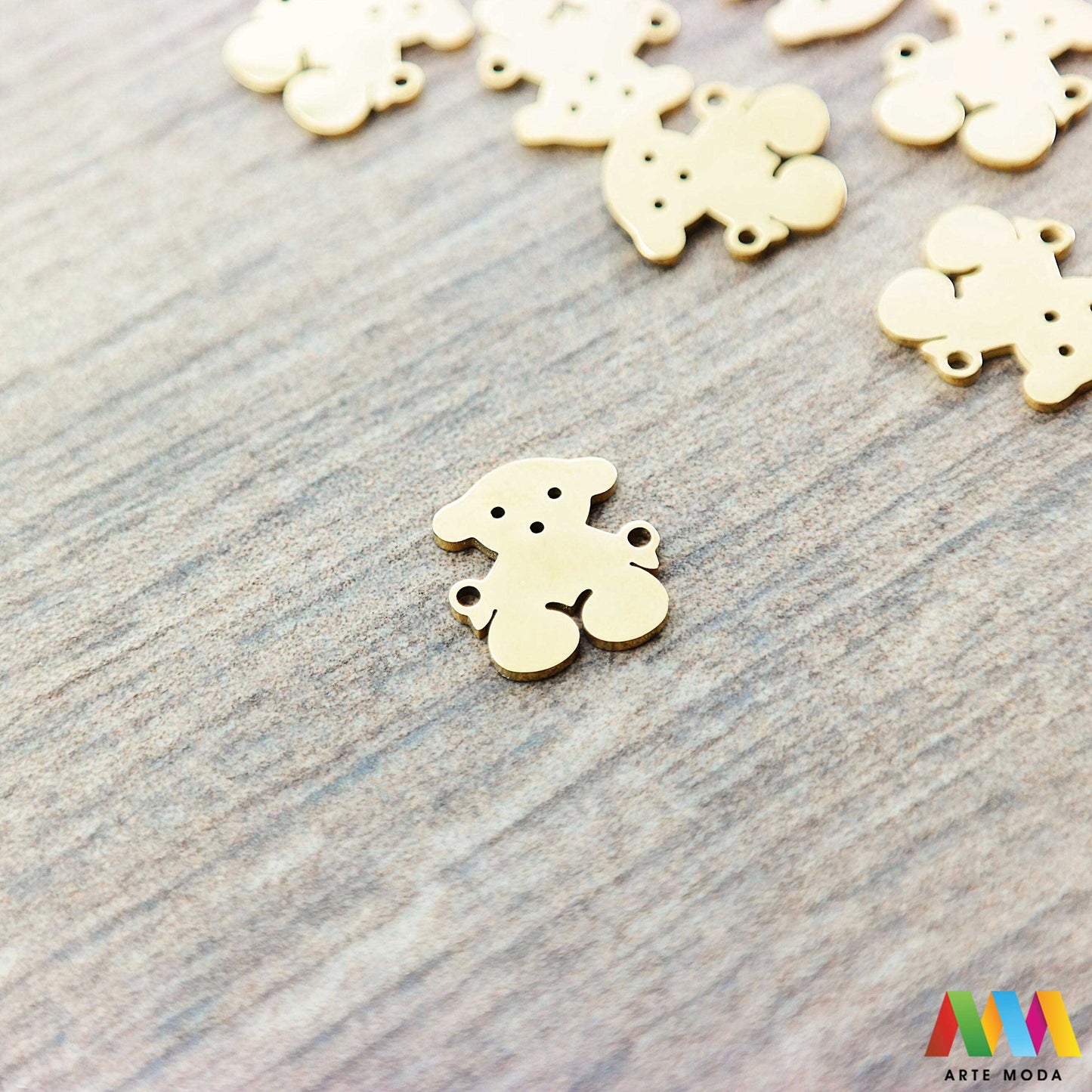 Medo privjesak s dvije rupe dve od čelika repromaterijal čelični ogrlice ogrlica narukvica narukvice nanožnica nehrđajući Privjesci izrađeni od nehrđajućeg čelika 316L koji služe za izradu nakita poput narukvica ili ogrlica najčešće se koriste za nizanje ili uz pomoć alkice se stavljaju na sajlu gumu flaks i ostale materijale arte moda repromaterijal