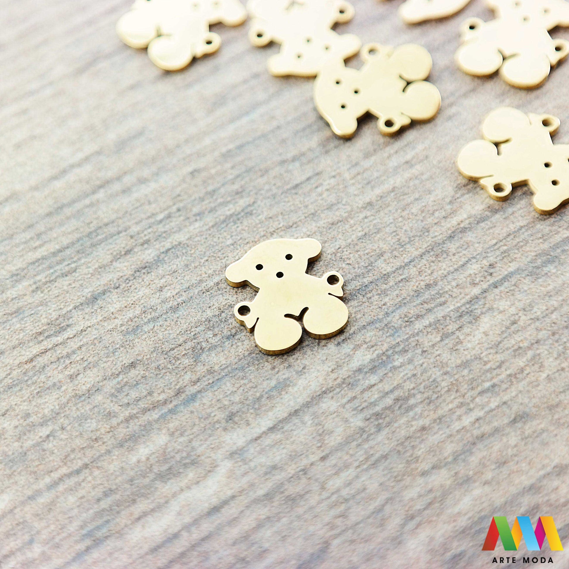 Medo privjesak s dvije rupe dve od čelika repromaterijal čelični ogrlice ogrlica narukvica narukvice nanožnica nehrđajući Privjesci izrađeni od nehrđajućeg čelika 316L koji služe za izradu nakita poput narukvica ili ogrlica najčešće se koriste za nizanje ili uz pomoć alkice se stavljaju na sajlu gumu flaks i ostale materijale arte moda repromaterijal