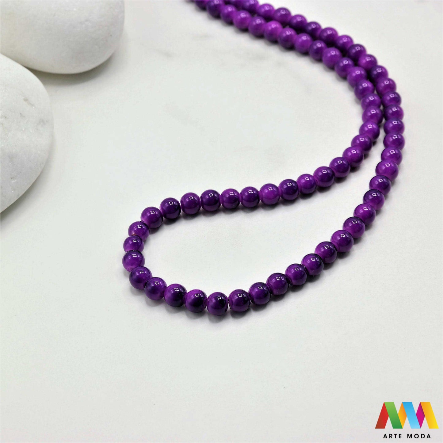 stakleni niz staklo perle zrna zrno staklena perla okrugle okrugla Staklene okrugle perle koje služe za nizanje i izradu nakita poput narukvica i ogrlica te torbica i ostalih modnih dodataka