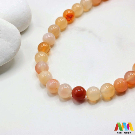 poludragi kamen ahat kristal kalcedon polu dragi poludrago kamenje dragulj mineral kvarc Ahat je jedan od najrasprostranjenijih kristala na planeti Ahat spada u grupu kalcedona izrazito je dekorativan te se od njega izrađuje lijepi nakit i ukrasni predmeti U Hrvatskoj je poznati Lepoglavski Ahat s brda Gaveznica