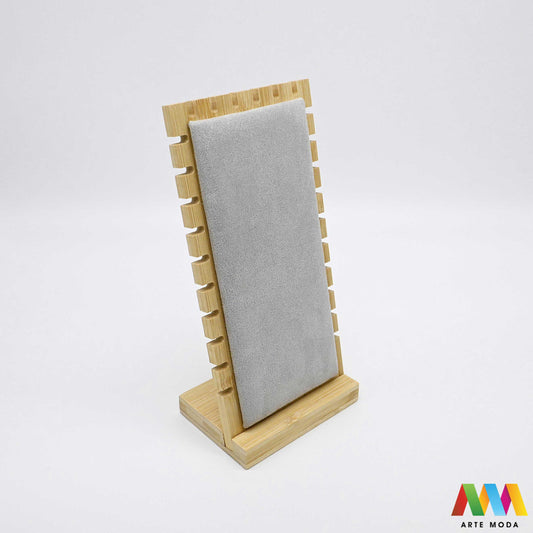 stalci za narukvice nanožnice nanoznice nanogice drveni plišani organizator držač izlaganje nakita oprema butik prezentacija elegantni luksuzni Predstavite svoje nanožnice na najljepši i najsigurniji način! Naši elegantni drveni stalci presvučeni mekanim plišom pružaju savršenu nježnu podlogu koja ističe sjaj vaših nanožnica i štiti ih od ogrebotina Idealni su za izlaganje u trgovinama izlozima ili za organizaciju vaše kolekcije kod kuće arte moda repromaterijal