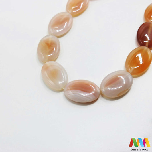 poludragi kamen ahat kristal kalcedon polu dragi poludrago kamenje dragulj mineral kvarc Ahat je jedan od najrasprostranjenijih kristala na planeti Ahat spada u grupu kalcedona izrazito je dekorativan te se od njega izrađuje lijepi nakit i ukrasni predmeti U Hrvatskoj je poznati Lepoglavski Ahat s brda Gaveznica