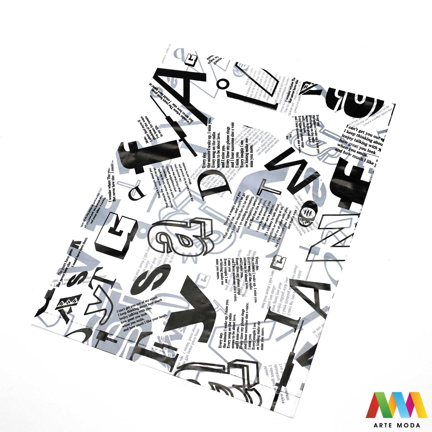 plastične poklon vrećice vrećica ambalaža pakiranje s ručkom poklone male srednje velike pvc pp polietilen Ukrasne poklon vrećice u raznim bojama i veličinama izrađene od plastike prikladne su za pakiranje svih vrsta poklona te se mogu koristi kao ambalaža za nakit poput narukvica ili ogrlica