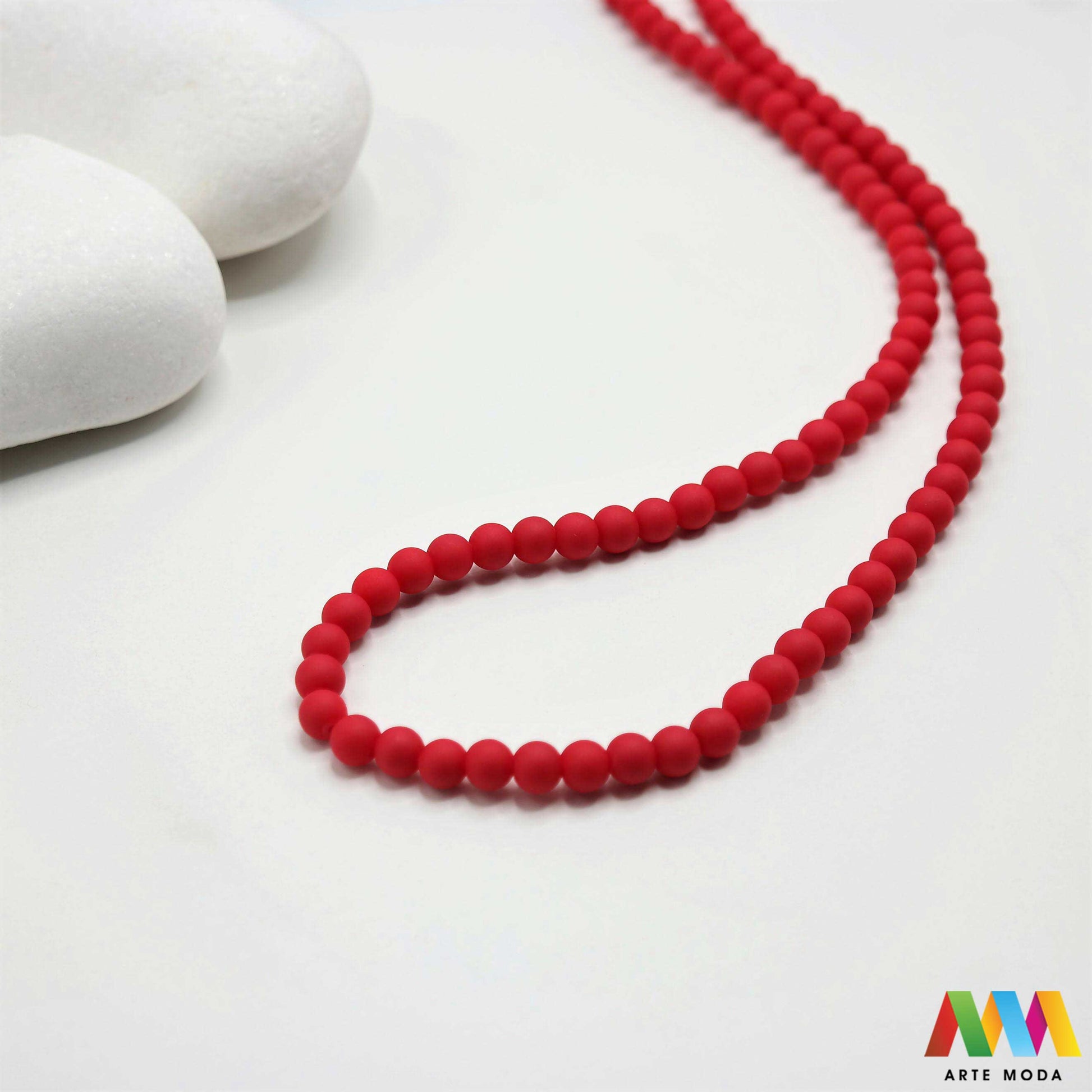 stakleni niz staklo perle zrna zrno staklena perla okrugle okrugla Staklene okrugle perle koje služe za nizanje i izradu nakita poput narukvica i ogrlica te torbica i ostalih modnih dodataka