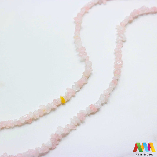 poludragi kamen čips kamenčići nakit diy ručni rad prirodni mineral kristal Rozenkvarc Mali komadići prirodnog kamena različitih boja i tekstura idealni za izradu nakita dekoracija i umjetničkih projekata U našoj ponudi pronaći ćete široki izbor čipsa od popularnih poludragih kamenja poput ahata tirkiza ametista i mnogih drugih