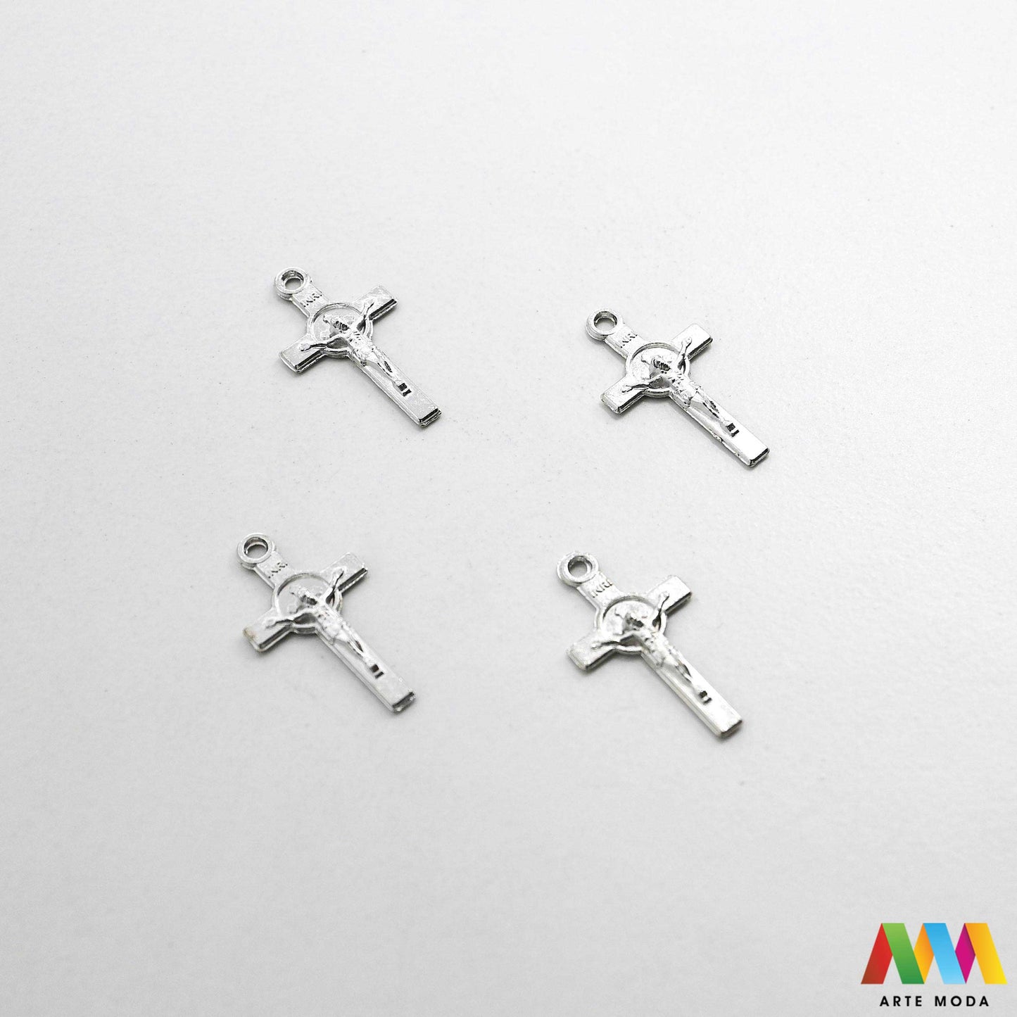 metalni sakralni privjesci krunice jednom rupom vjerski izrada krunica sakralni nakit molitvene narukvice kršćanski medaljice DIY religiozni uradi sam križevi Križ sakralne predmete metalnim privjescima jednu rupu nizanje na lančić konac žicu izradu krunica molitvenih narukvica drugih vjerskih suvenira te brojanica ogrlica dodatak za privjeske za ključeve torbe Izrađeni su od metala jedinstven vjerski predmet poklon Neka vaša vjera inspirira vašu kreativnost arte moda repromaterijal