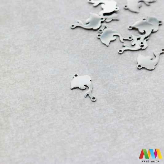 delfin privjesak s dvije rupe dve od čelika repromaterijal čelični ogrlice ogrlica narukvica narukvice nanožnica nehrđajući Privjesci izrađeni od nehrđajućeg čelika 316L koji služe za izradu nakita poput narukvica ili ogrlica najčešće se koriste za nizanje ili uz pomoć alkice se stavljaju na sajlu gumu flaks i ostale materijale