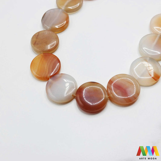 poludragi kamen ahat kristal kalcedon polu dragi poludrago kamenje dragulj mineral kvarc Ahat je jedan od najrasprostranjenijih kristala na planeti Ahat spada u grupu kalcedona izrazito je dekorativan te se od njega izrađuje lijepi nakit i ukrasni predmeti U Hrvatskoj je poznati Lepoglavski Ahat s brda Gaveznica