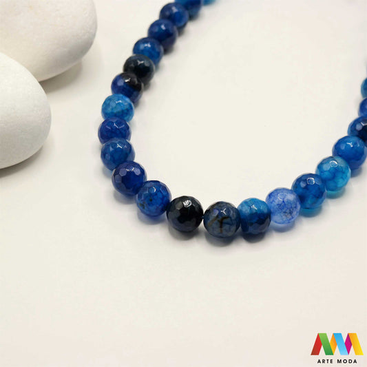 poludragi kamen ahat kristal kalcedon polu dragi poludrago kamenje dragulj mineral kvarc Ahat je jedan od najrasprostranjenijih kristala na planeti Ahat spada u grupu kalcedona izrazito je dekorativan te se od njega izrađuje lijepi nakit i ukrasni predmeti U Hrvatskoj je poznati Lepoglavski Ahat s brda Gaveznica