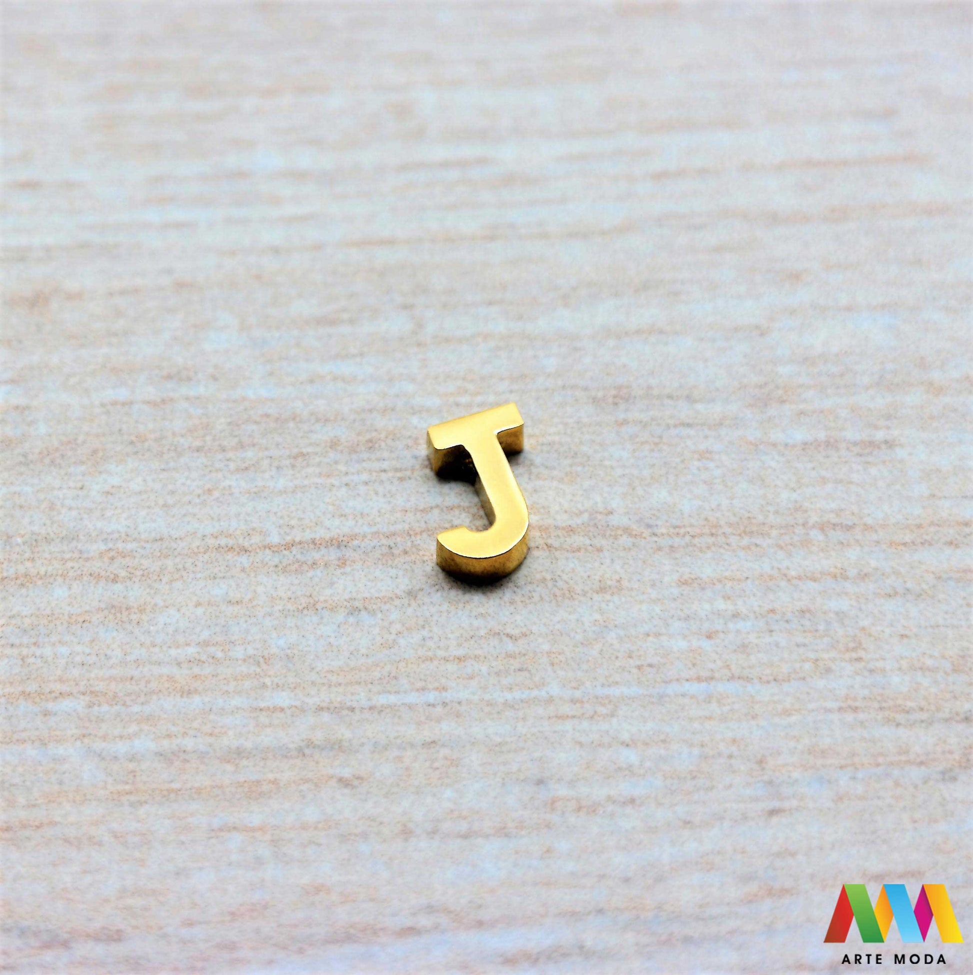 A slovo slova privjesak s jednom rupom privjesak od čelika privjesak čelik repromaterijal čelični ogrlice ogrlica narukvica narukvice nanožnica nehrđajući slova izrađena od nehrđajućeg čelika 316L koja služe za izradu nakita poput narukvica ili ogrlica najčešće se koriste za nizanje na sajlu, gumu, flaks i ostale materijale