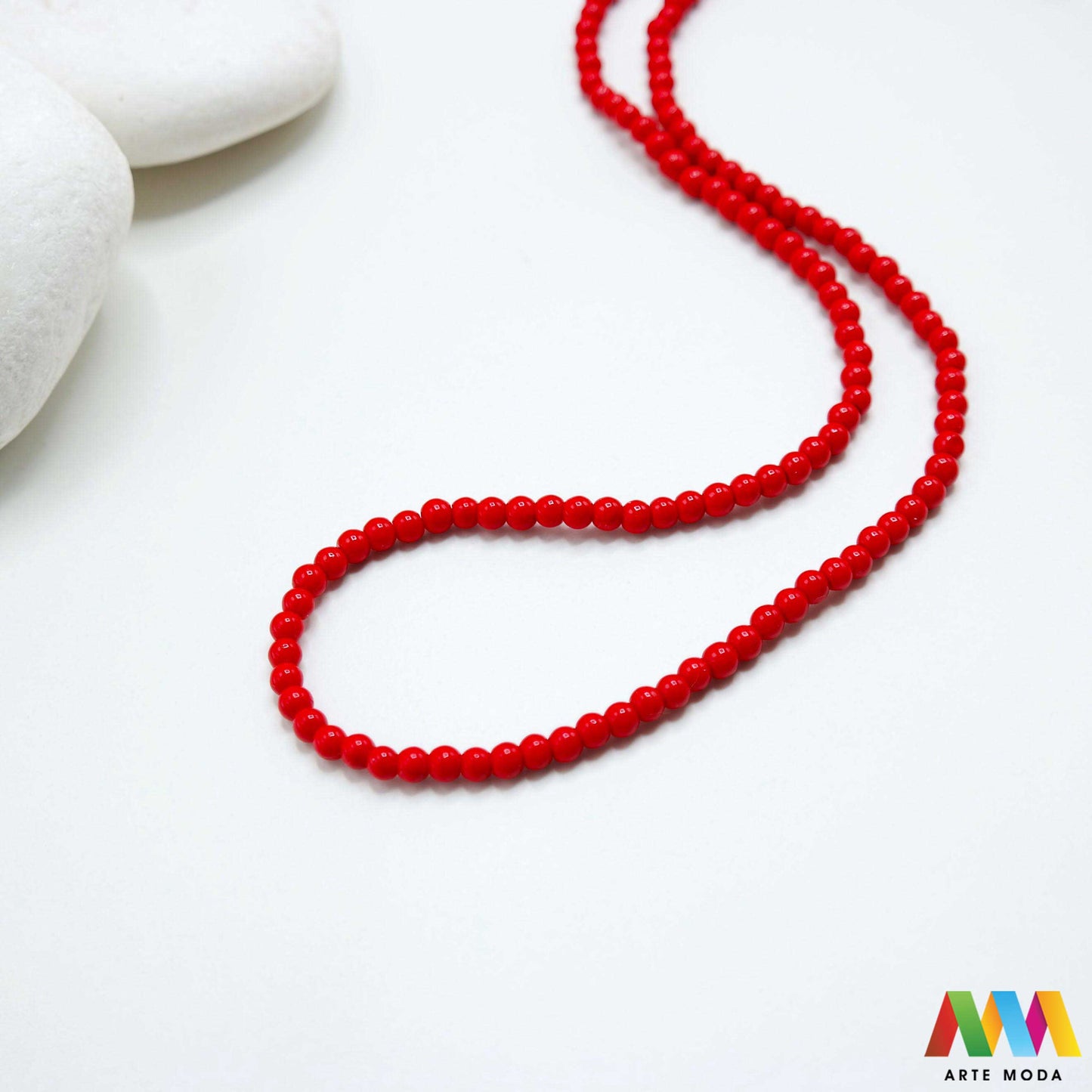 stakleni niz staklo perle zrna zrno staklena perla okrugle okrugla Staklene okrugle perle koje služe za nizanje i izradu nakita poput narukvica i ogrlica te torbica i ostalih modnih dodataka