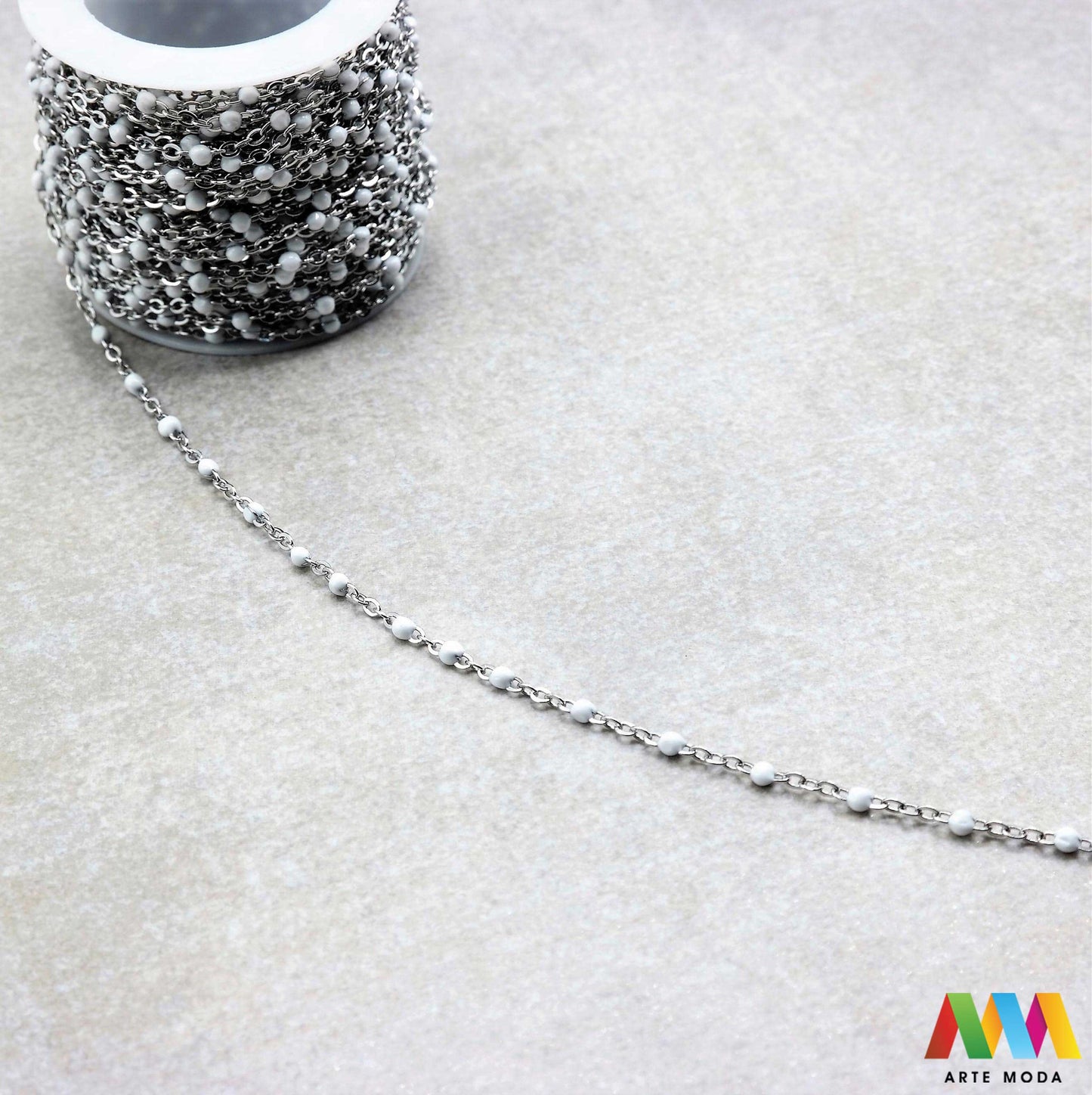 lanac lanci čelik repromaterijal čelični ogrlice narukvice nehrđajući na metre metar kolutu boji nakit inox metru izrada nakita DIY obojeni hipoalergeni tanki bogatstvo boja i modela za vaše kreativne projekte! lanaca na kolutu fleksibilnost s lancima od visokokvalitetnog nehrđajućeg čelika klasičnih srebrnih tonova elegantne zlatne moderne rose gold ili živih boja modelima od tankih i delikatnih do robusnih i upečatljivihž potrebno da izradite unikatne ogrlice i narukvice arte moda repromaterijal