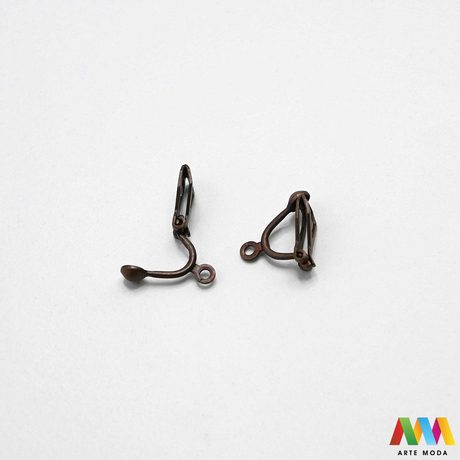 metalne klipse za naušnice baze bez bušenja mehanizam izradu nakita ušiju DIY nakit metalni pribor udobne klips nakit materijal ukrasi pločica lijepljenje komponente klip pločicom uho kukicom kuka Izrađujte naušnice Metalne klipse baze koji nemaju probušene uši ili žele udobnije rješenje za teži nakit Naše baze s pločicama za lijepljenje ili kukicama omogućuju laku personalizaciju perlama i kristalima Osigurajte stil i udobnost uz kvalitetne metalne komponente uradi sam naušnice arte moda repromaterijal