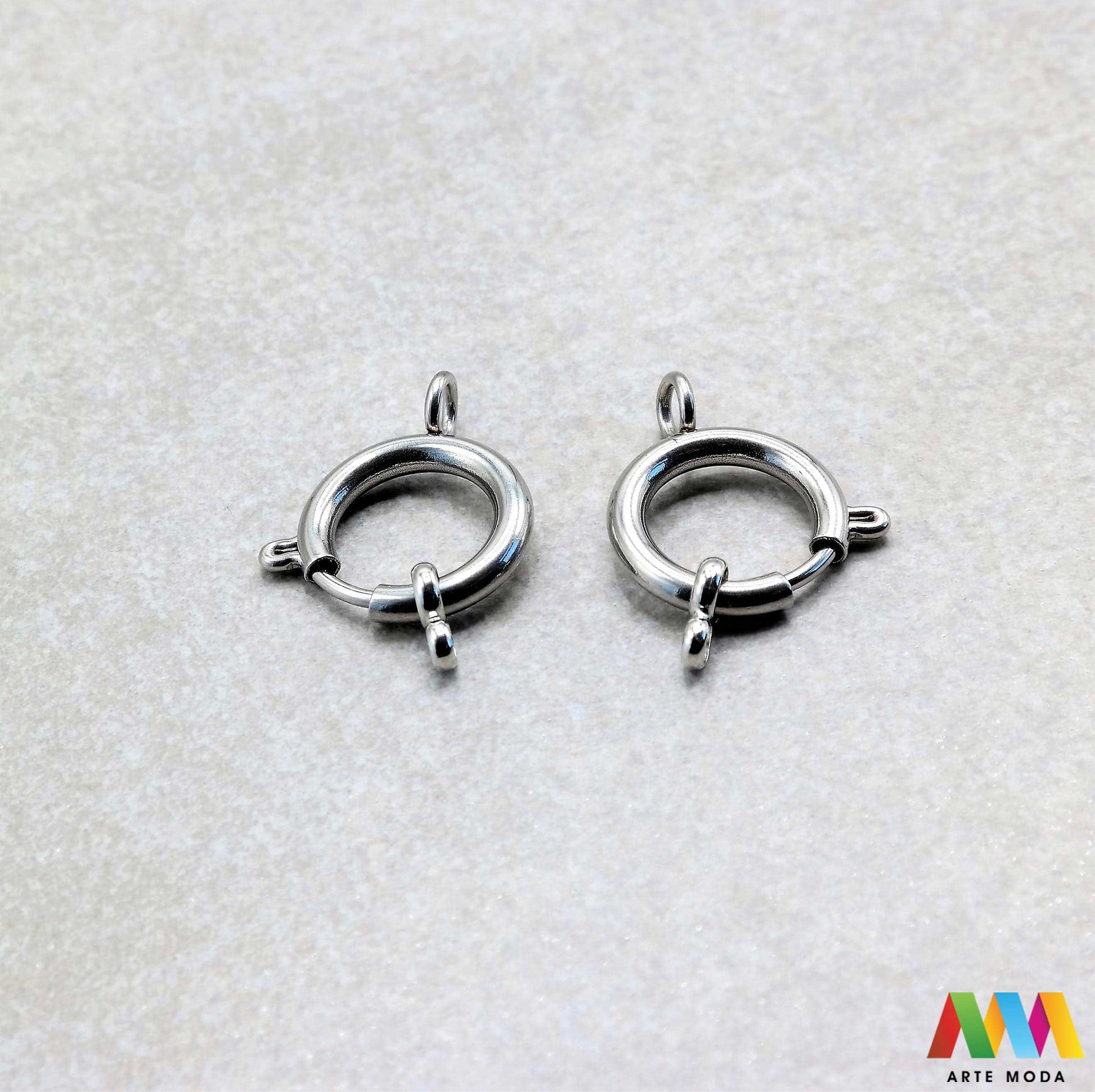 repromaterijal čelični kopče za nakit izradu nehrđajući čelik nakit pribor DIY nakit ogrlice narukvice lančiće nakitni elementi ručni rad čelične inox kopča zatvarači završeci karabin kreacije izdržljivih i elegantnih kopči od nehrđajućeg čelika klasična karabin kopča praktična magnetska kopča ili neki drugi model naše kopče sigurno zatvaranje i profesionalan izgled vašim narukvicama ogrlicama i lančićima DIY nakit kvaliteta koja traje otporna je na koroziju i hipoalergena arte moda repromaterijal