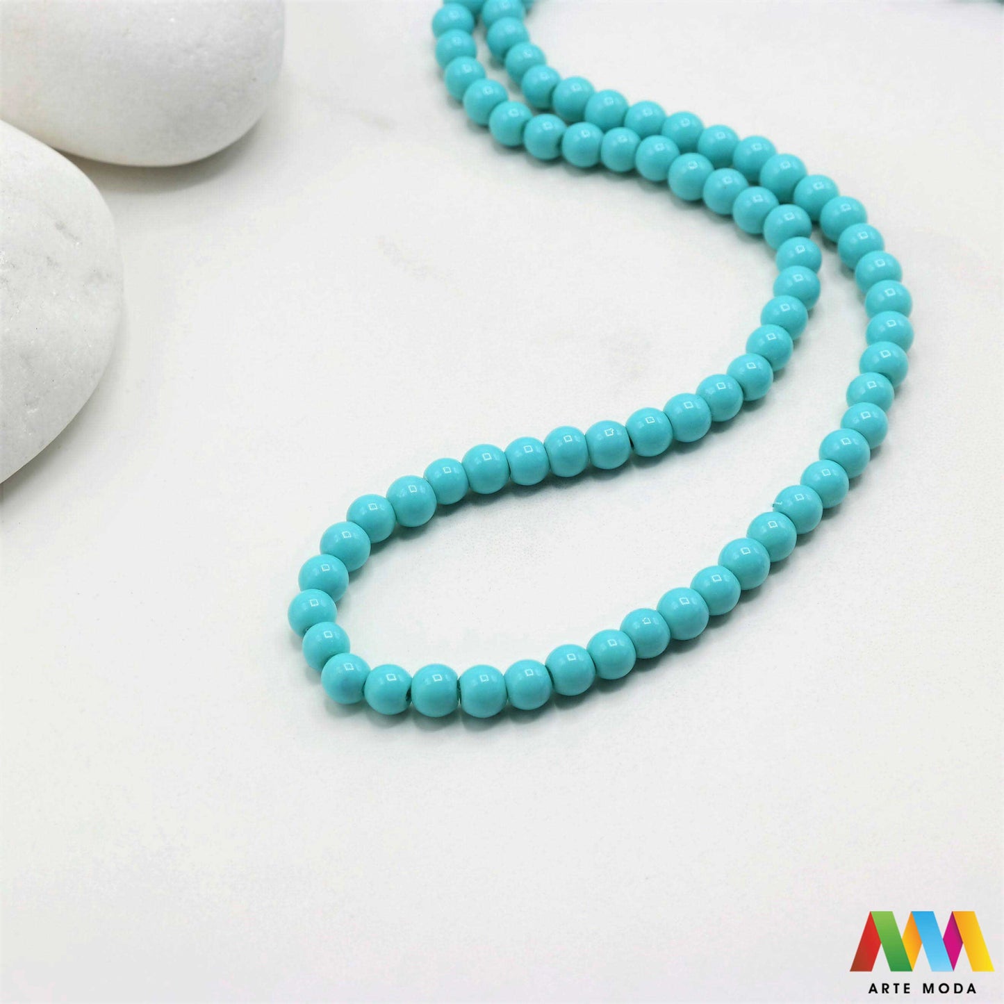 stakleni niz staklo perle zrna zrno staklena perla okrugle okrugla Staklene okrugle perle koje služe za nizanje i izradu nakita poput narukvica i ogrlica te torbica i ostalih modnih dodataka