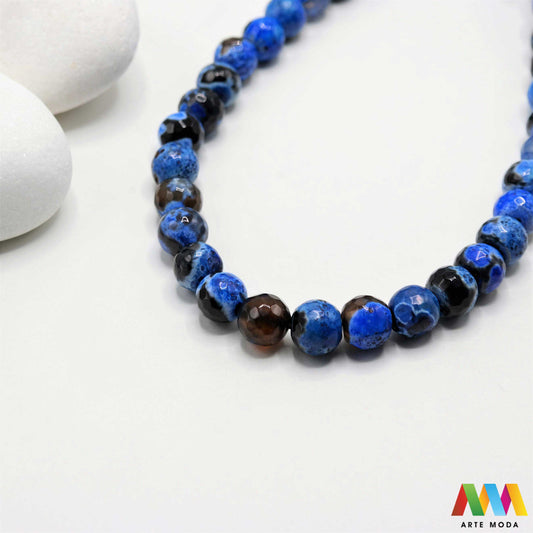 poludragi kamen ahat kristal kalcedon polu dragi poludrago kamenje dragulj mineral kvarc Ahat je jedan od najrasprostranjenijih kristala na planeti Ahat spada u grupu kalcedona izrazito je dekorativan te se od njega izrađuje lijepi nakit i ukrasni predmeti U Hrvatskoj je poznati Lepoglavski Ahat s brda Gaveznica