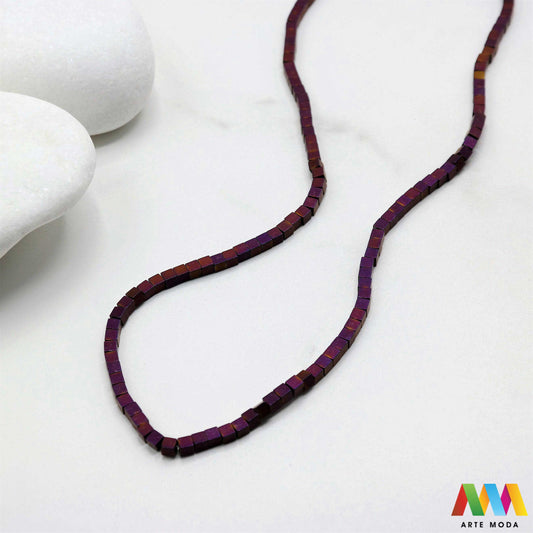 hematit krvavi kamen poludragi mineral metalni sjaj kvarc zrcalo kristal prirodni metalik meditacija zaštita repromaterijal Hematit (ili krvavi kamen) je prirodni mineral smeđe sive ili crne boje karakteriziran prisustvom hladnog metalnog sjaja Vjeruje se da pomaže u jačanju volje samopouzdanja i povezanosti s majkom zemljom Nakit izrađen od njega fascinira svojim tajanstvenim zrcalnim sjajem